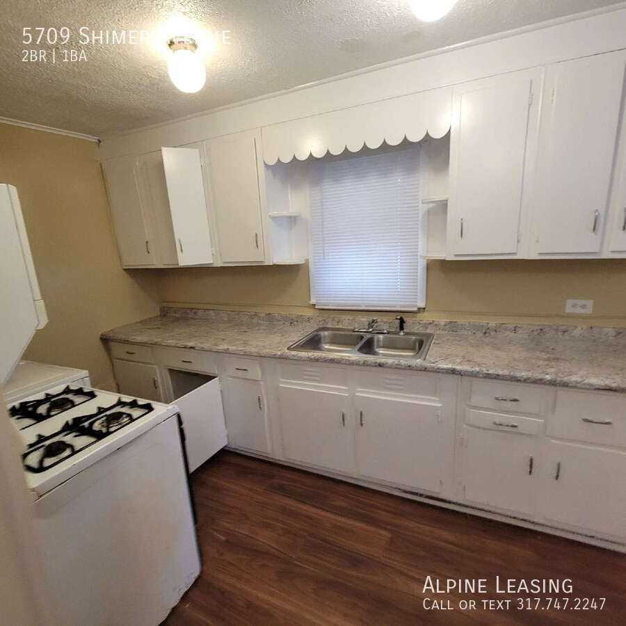 5709 Shimer Avenue - Photo 7 of 7
