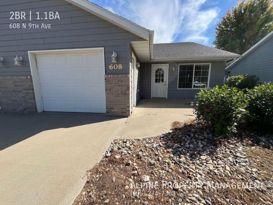 608 N 9th Ave - Photo 3 of 19