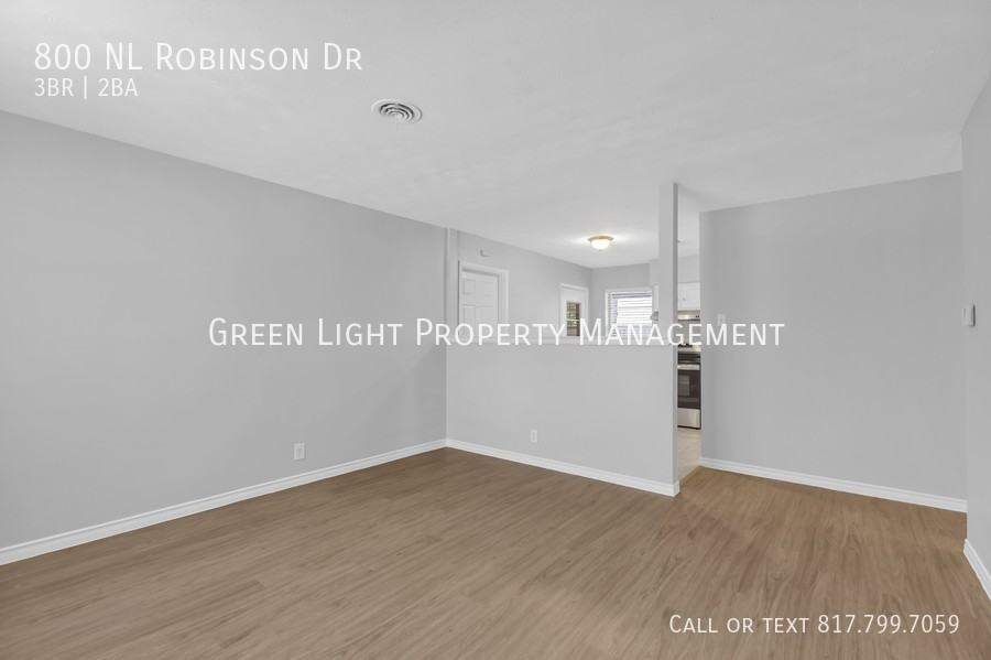 800 Nl Robinson Dr - Photo 3 of 22