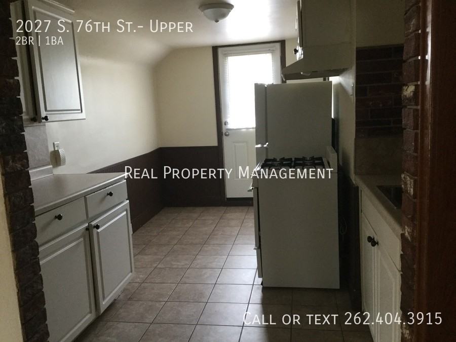 2027 S 76th St Uppr - Photo 2 of 13