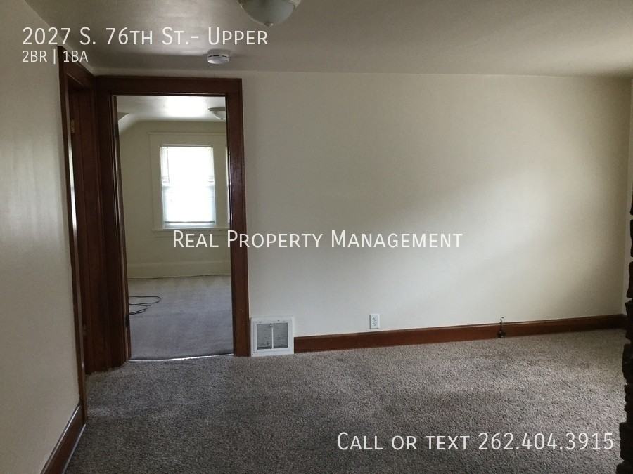 2027 S 76th St Uppr - Photo 5 of 13