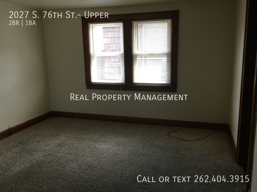 2027 S 76th St Uppr - Photo 6 of 13