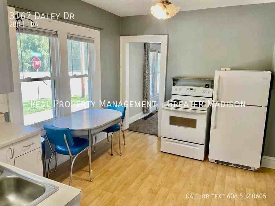 3162 Daley Dr - Photo 2 of 16