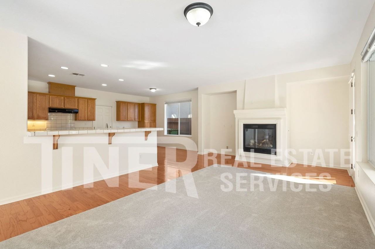 9808 Spring View Way - Photo 2 of 33