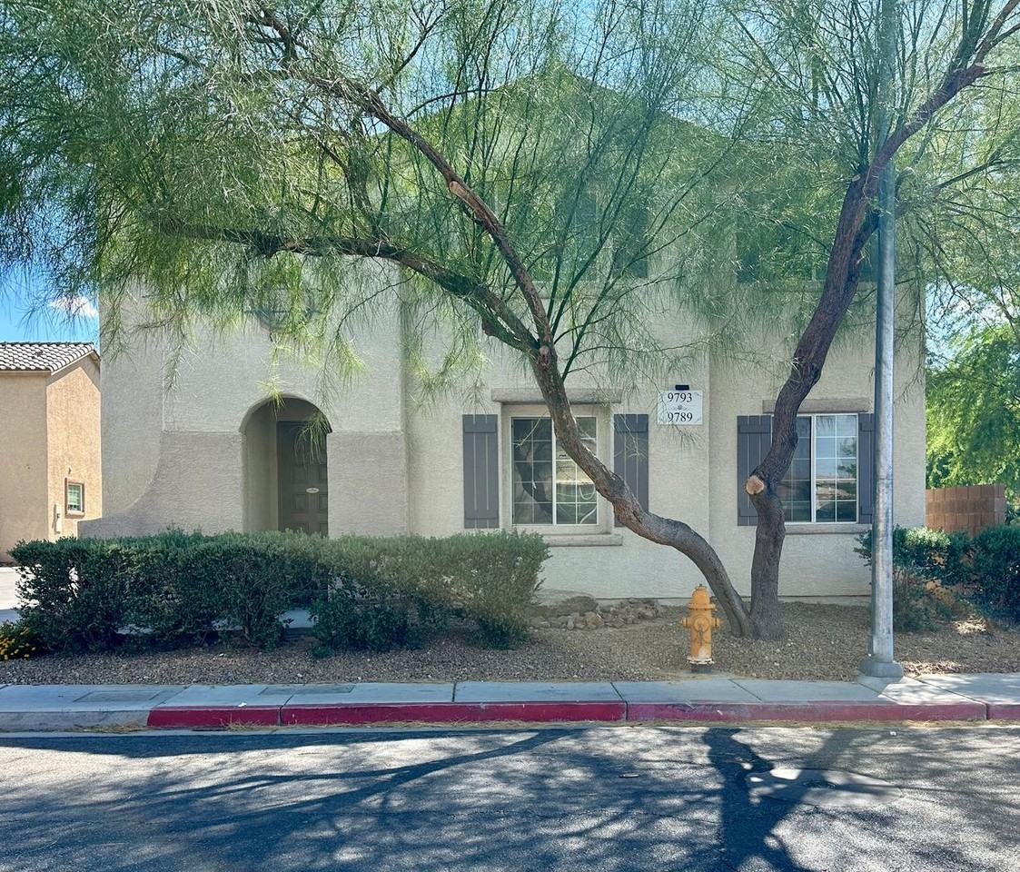 9793 Spinnaker Creek Ave - Photo 2 of 19