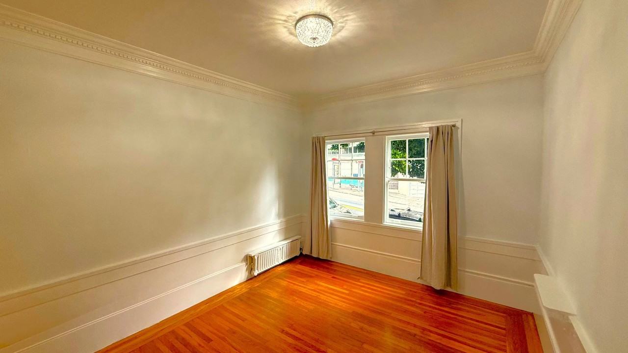 1155 Leavenworth Street - Photo 4 of 19