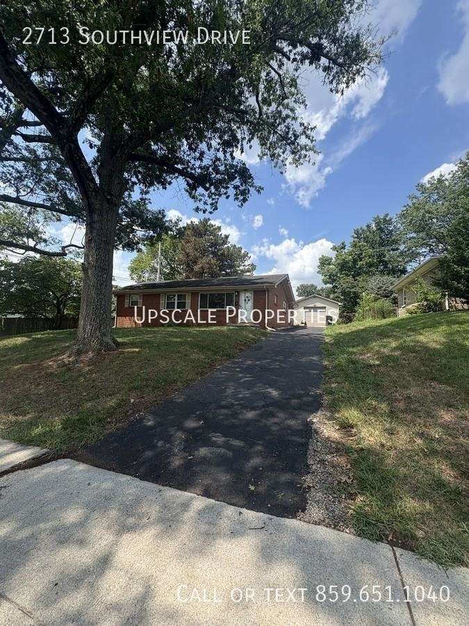 2713 Southview Dr - Photo 2 of 17