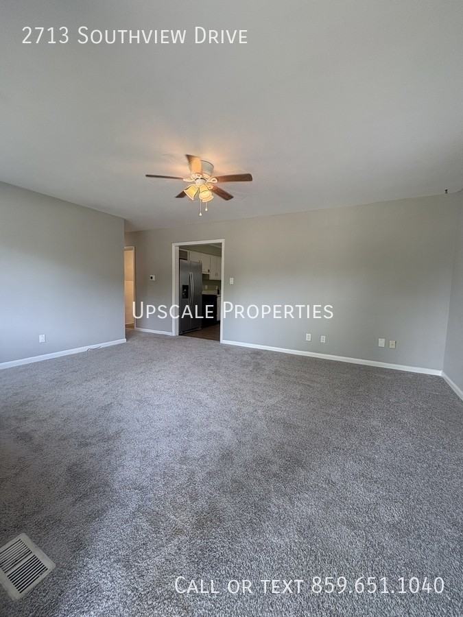 2713 Southview Dr - Photo 3 of 17