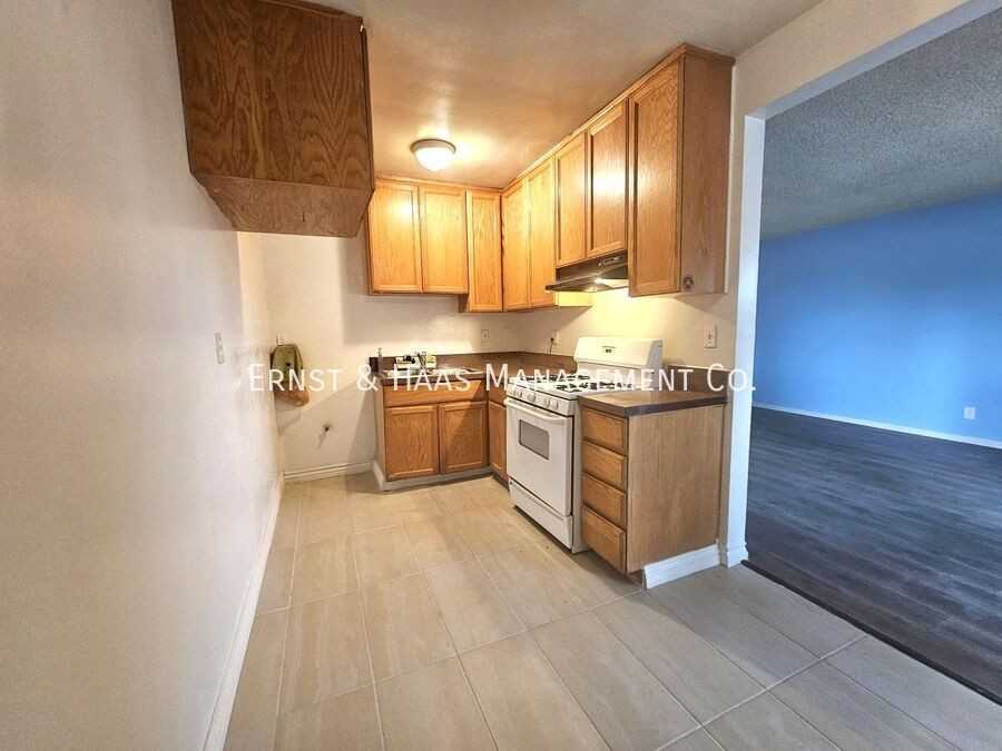 564 E 61st St - Photo 3 of 6