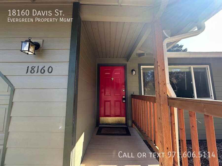 18160 Davis St - Photo 3 of 25