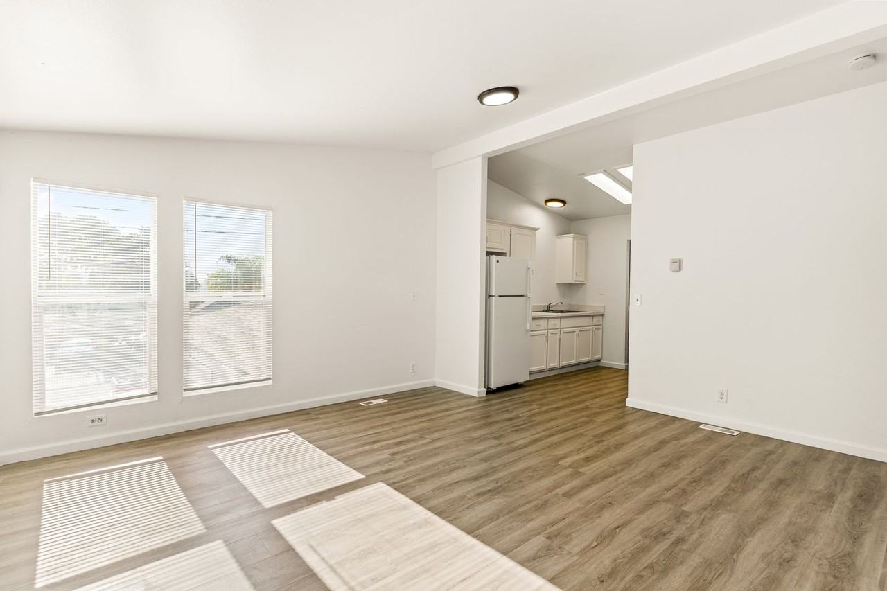 2239 48th Ave - Photo 2 of 19