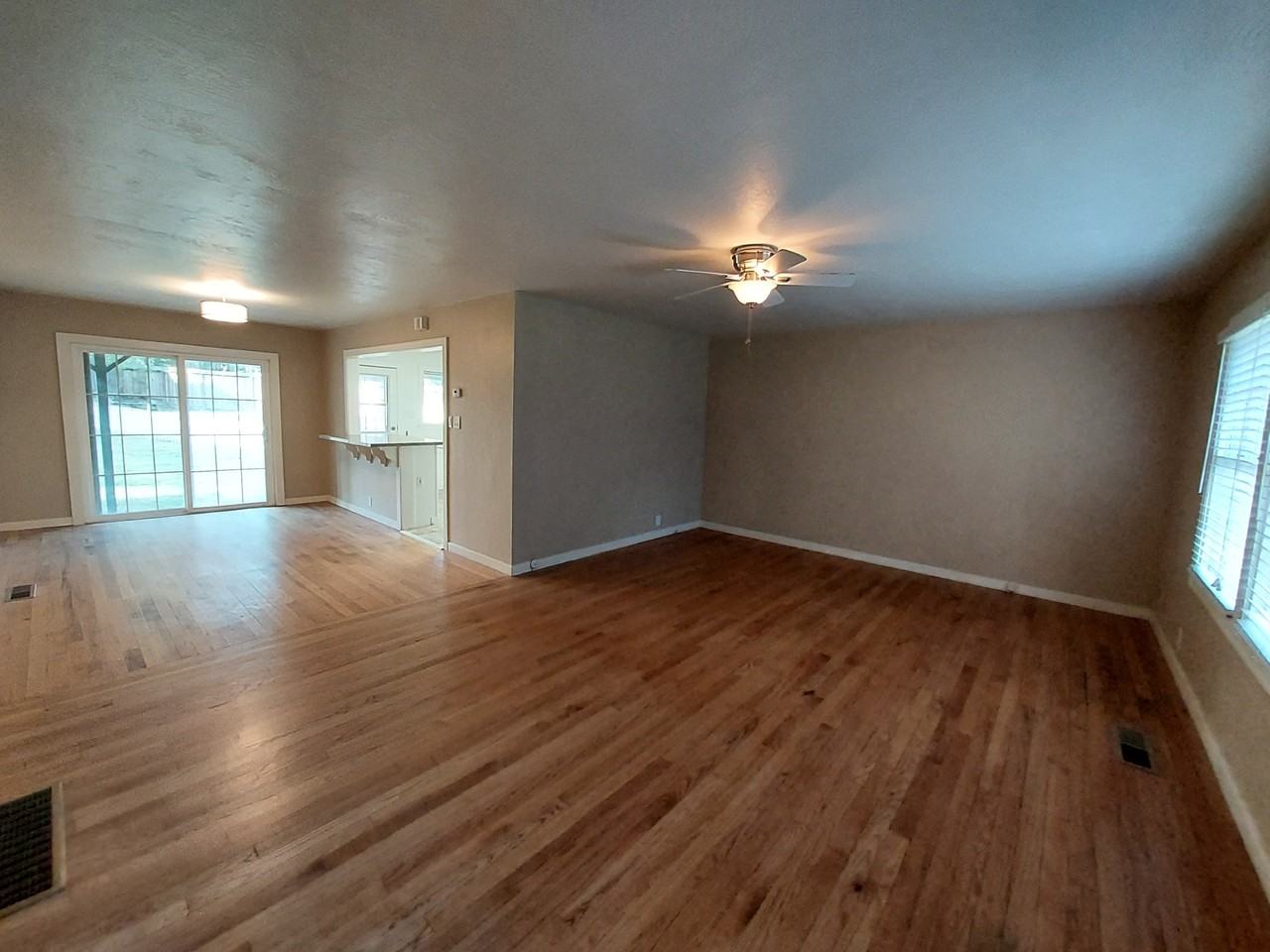 6124 Van Alstine Ave Apt A #NA - Photo 7 of 16