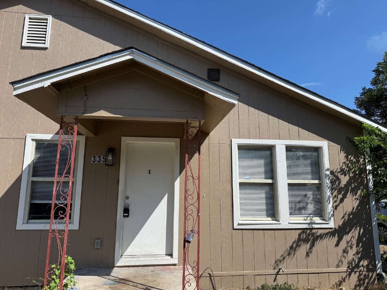 335 Monticello Ct #1 - Photo 2 of 8