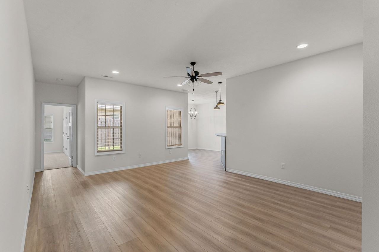 3011 W Cardinal St - Photo 2 of 22