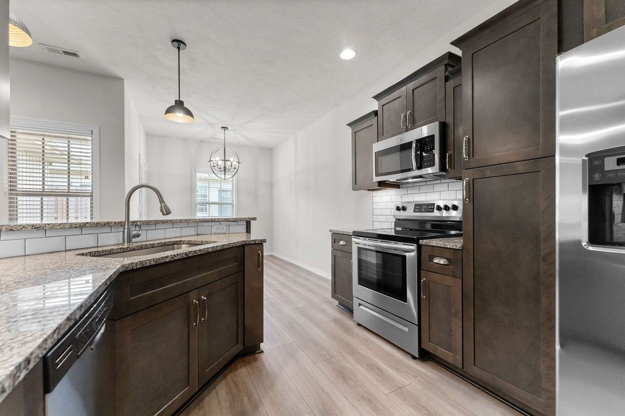 3011 W Cardinal St - Photo 6 of 22