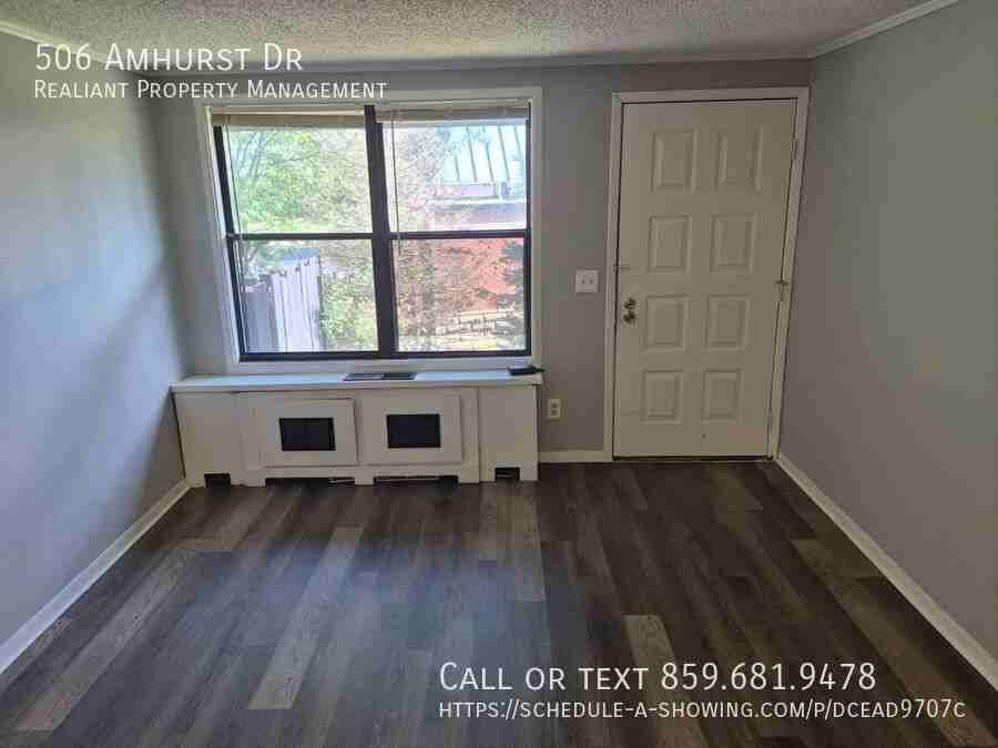506 Amhurst Dr - Photo 3 of 14