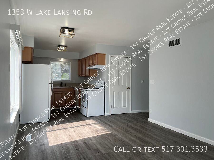 1353 W Lake Lansing Rd - Photo 4 of 18