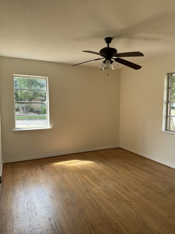 105 S Weatherred Dr - Photo 3 of 14