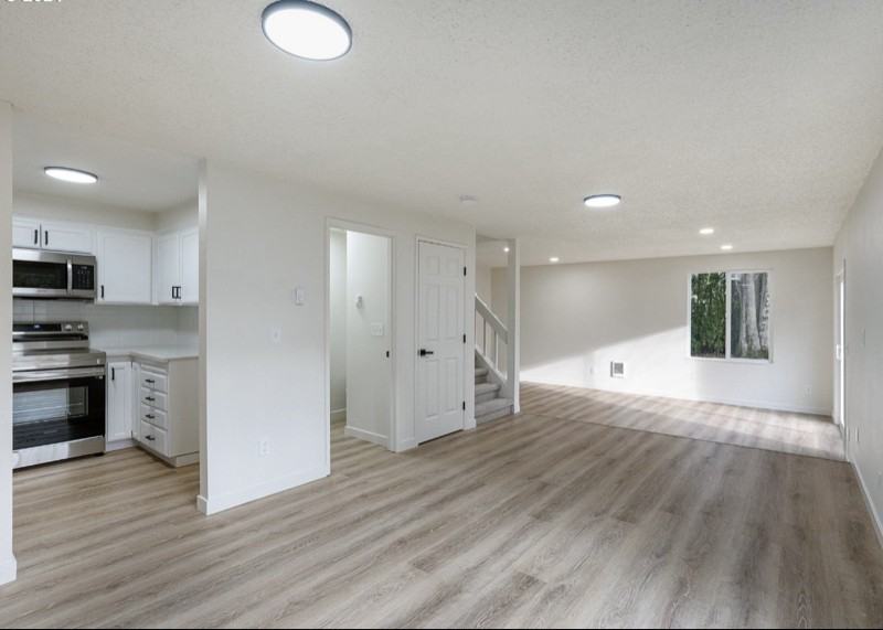 902 Ne Hacienda Ct - Photo 2 of 21