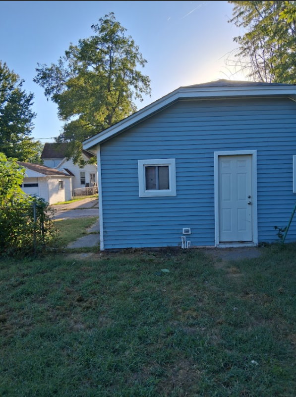 418 S Hancock Ave - Photo 2 of 18