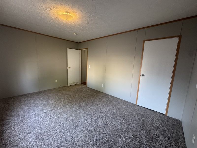 76 Peach St - Photo 2 of 13