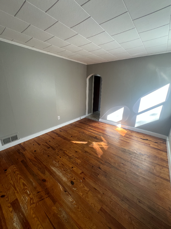 18 Park Ave #C - Photo 2 of 10