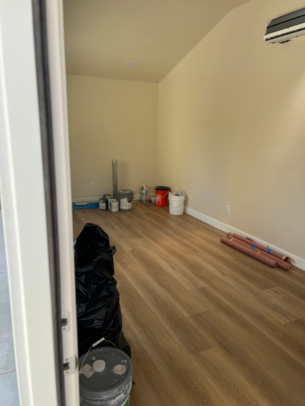 1424 Dale St - Photo 2 of 10