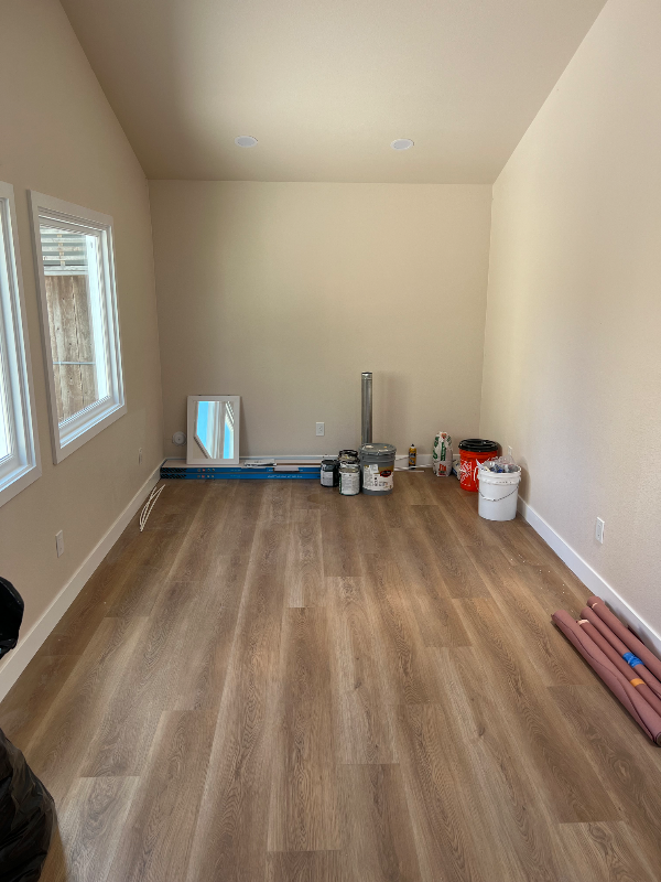 1424 Dale St - Photo 3 of 10