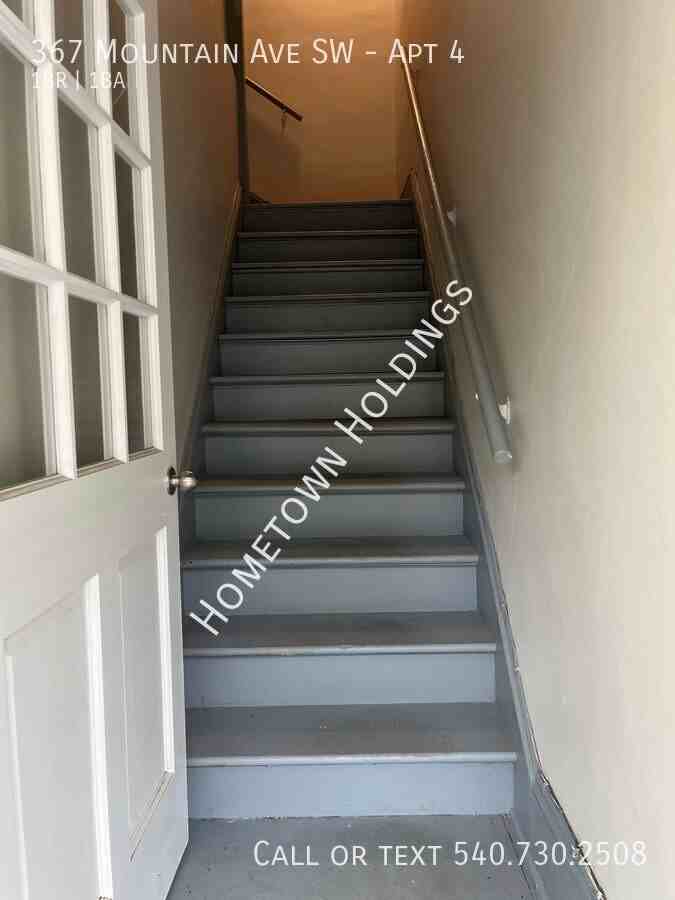 367 Mountain Avenue Southwest #4 - Photo 3 of 9