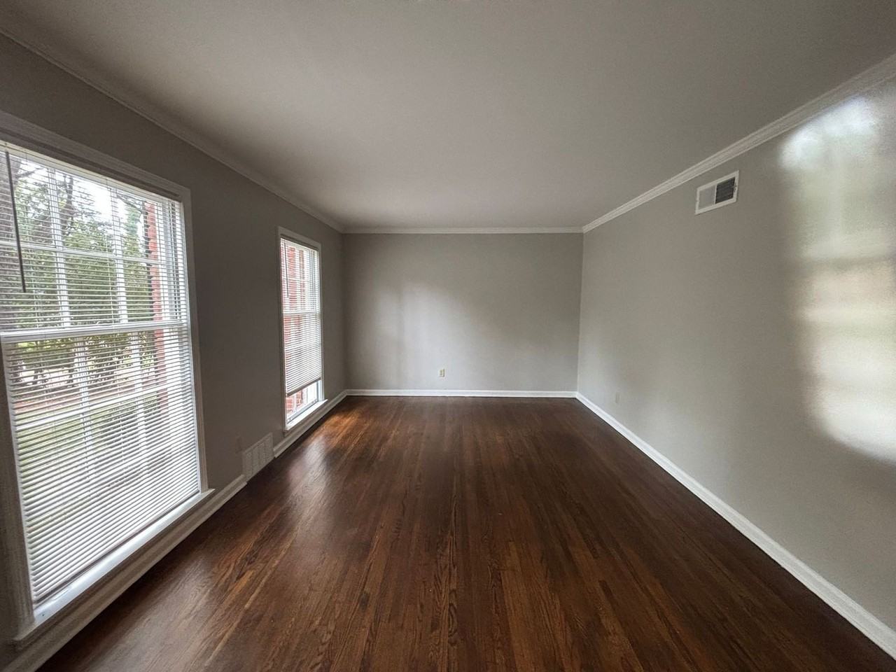 2879 Bannockburn Rd - Photo 3 of 11