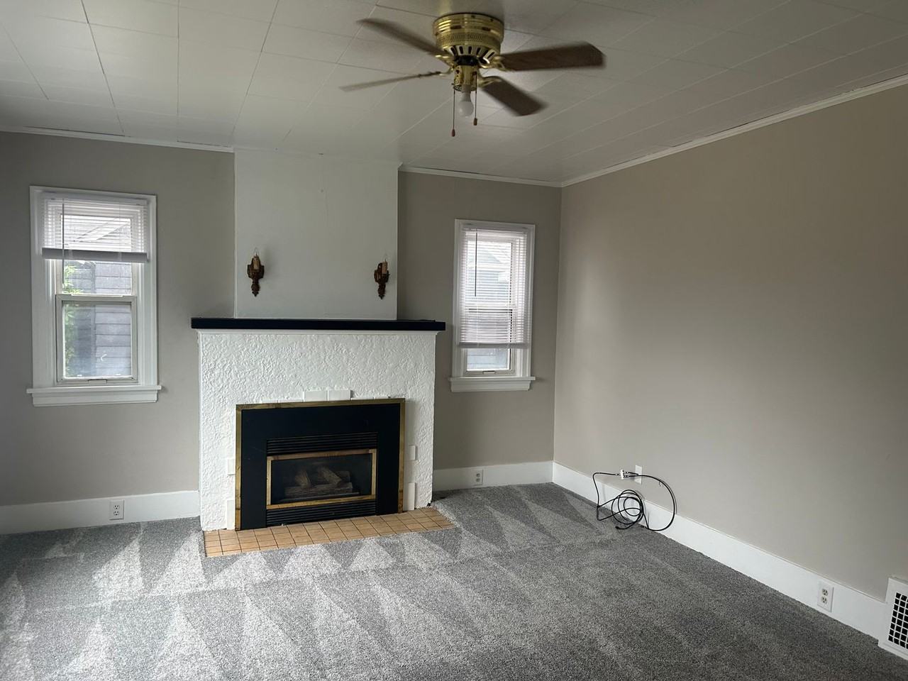 2817 W Maplewood Ave - Photo 3 of 21