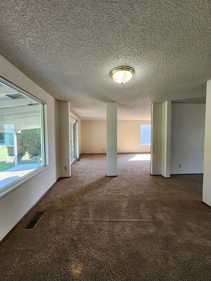 1709 S Rainier Pl - Photo 6 of 26