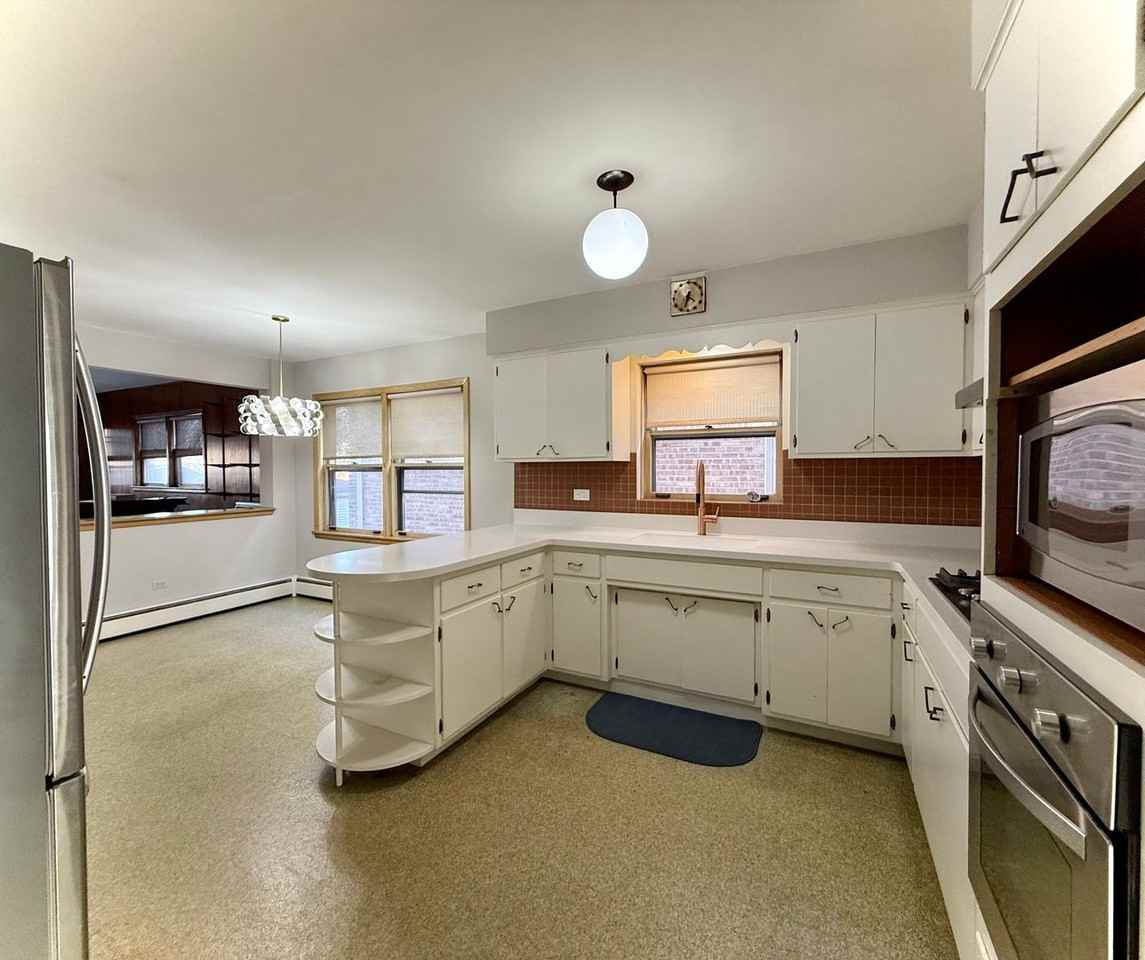 2631 N 74th Ave - Photo 3 of 28