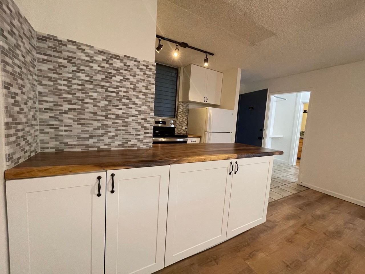 1914 University Ave #209 - Photo 2 of 11