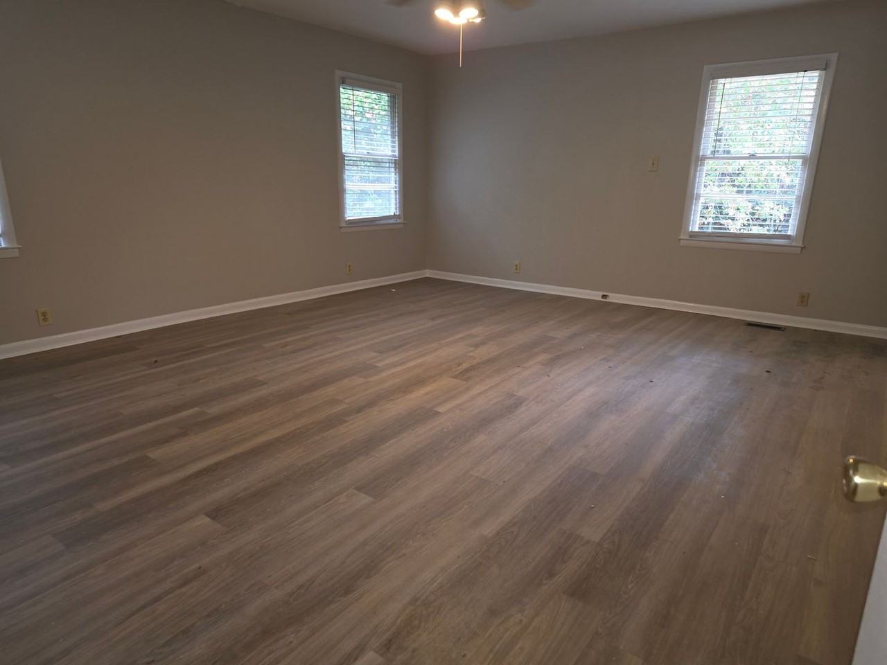 2415 Raeford Road - Photo 6 of 21