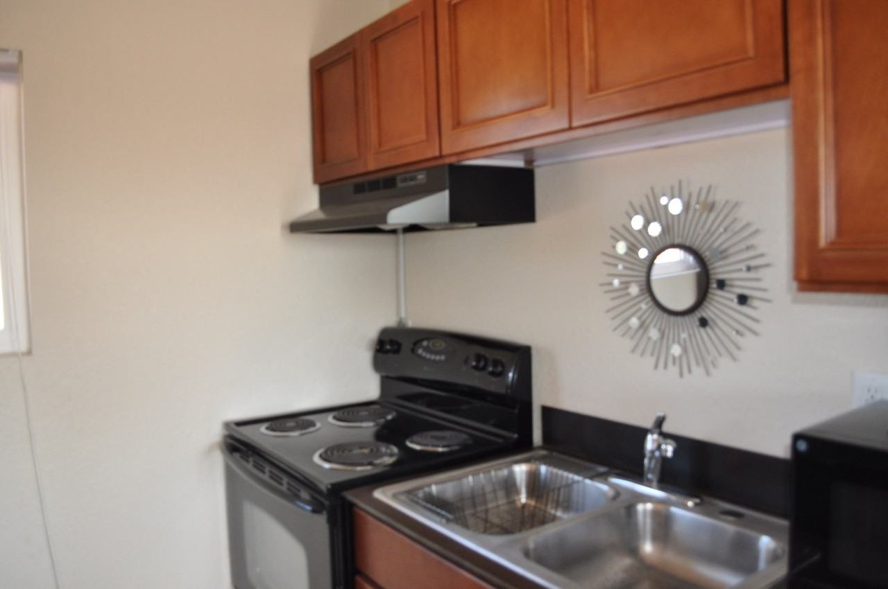 Alborz Studios - Photo 4 of 8