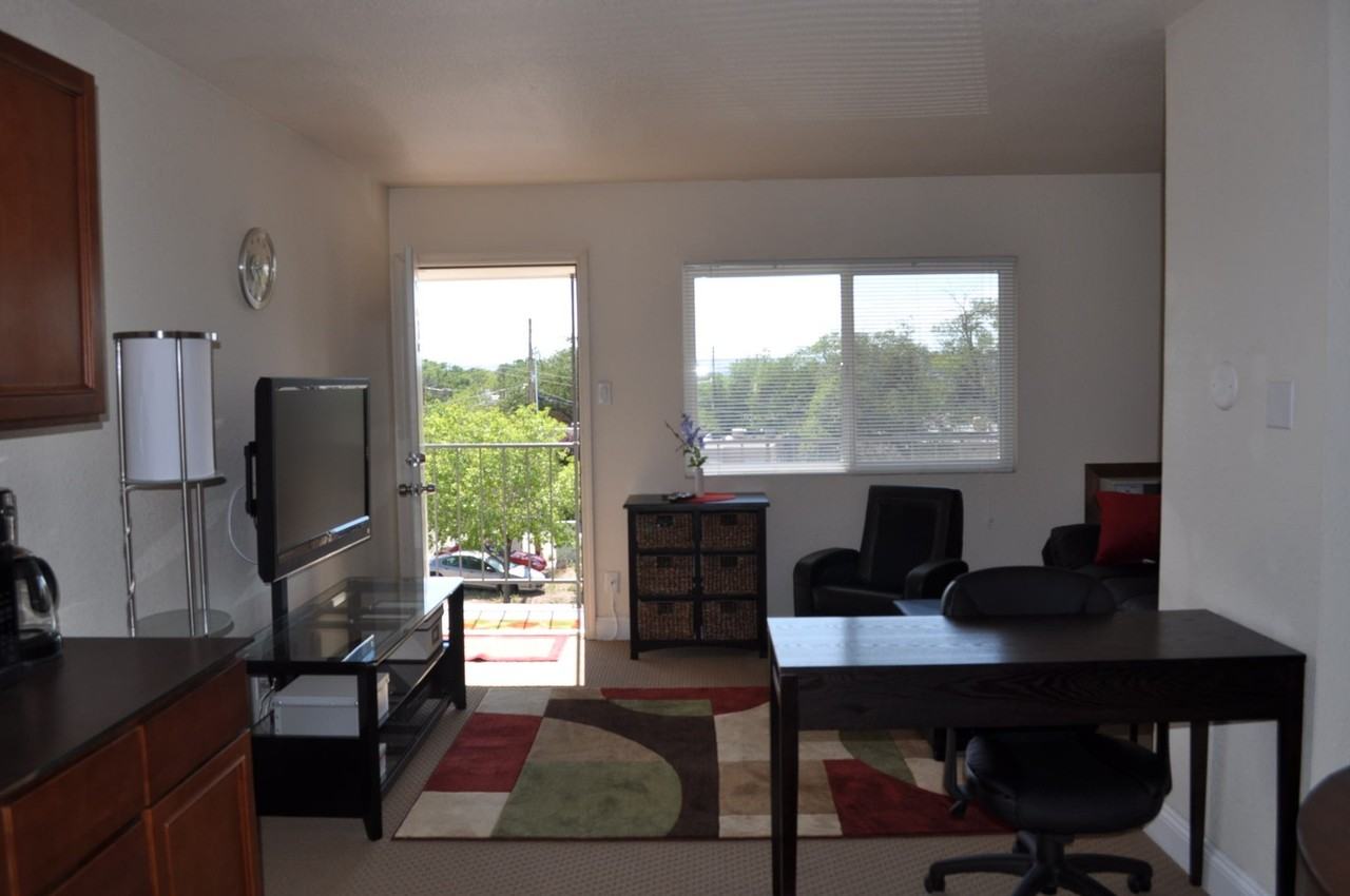 Alborz Studios - Photo 6 of 8