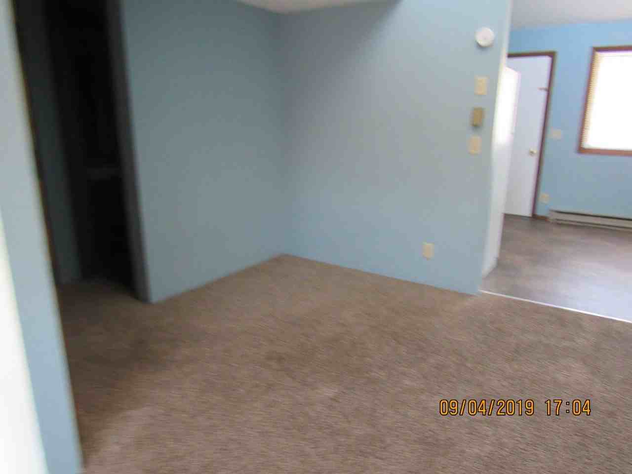 747 Elder Court - Photo 4 of 12