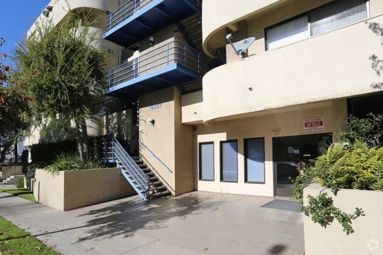 10323 WOODBINE ST. - Photo 3 of 34