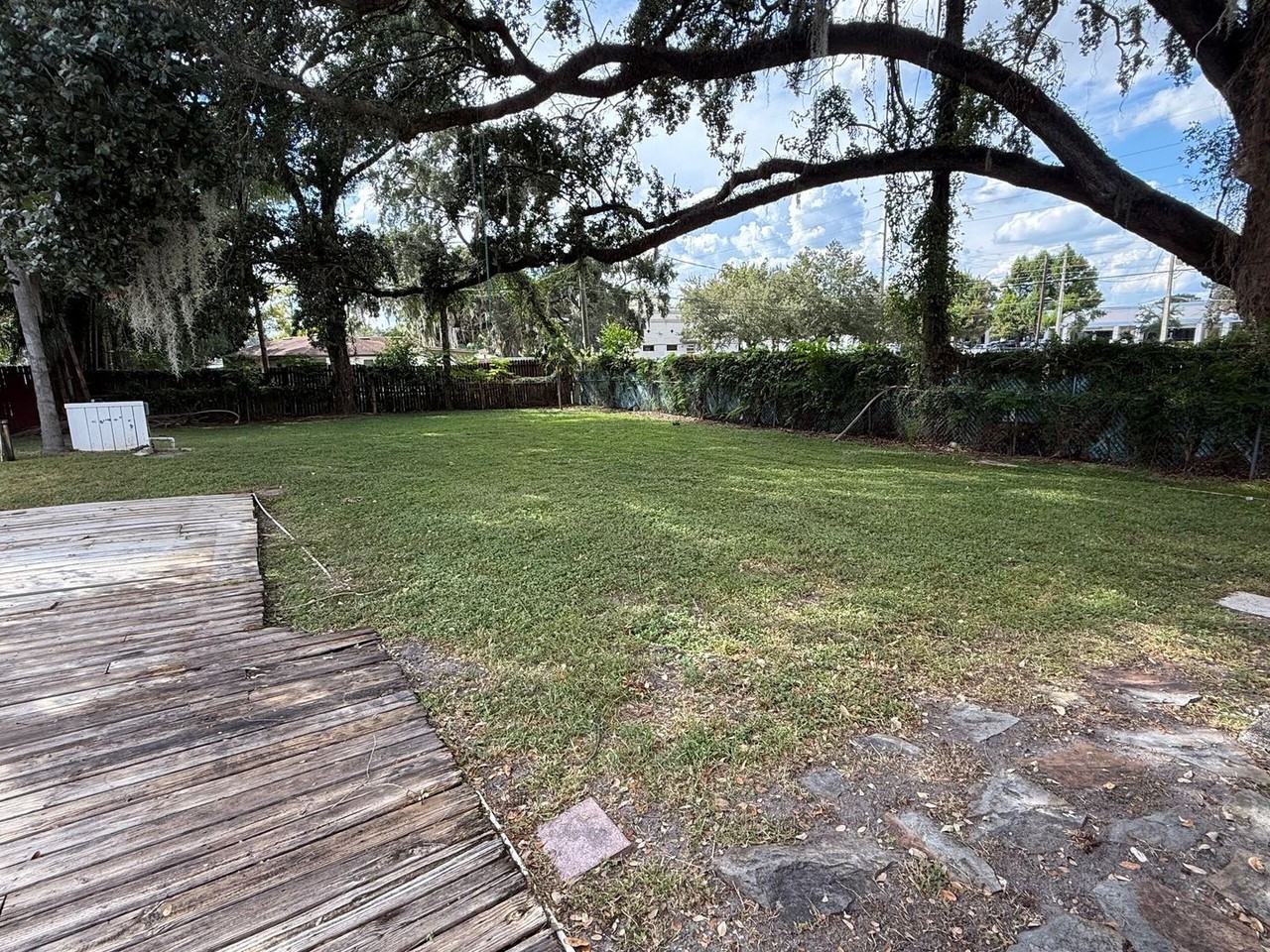 2718 S Sunrise Ct - Photo 5 of 25