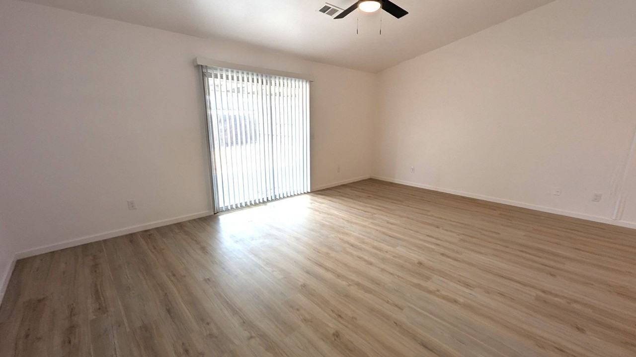 103 N Crestview St - Photo 2 of 12