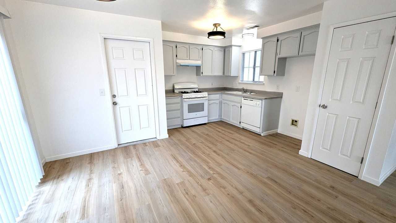 103 N Crestview St - Photo 3 of 12