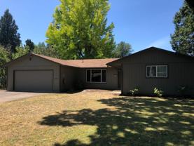 1005 Se Willow St - Photo 1 of 1