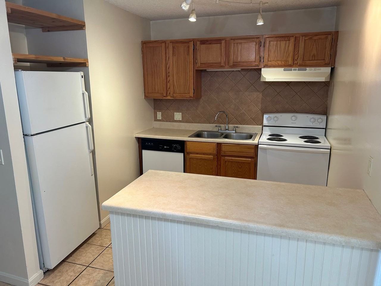 709 Dondee Dr #8 - Photo 4 of 8
