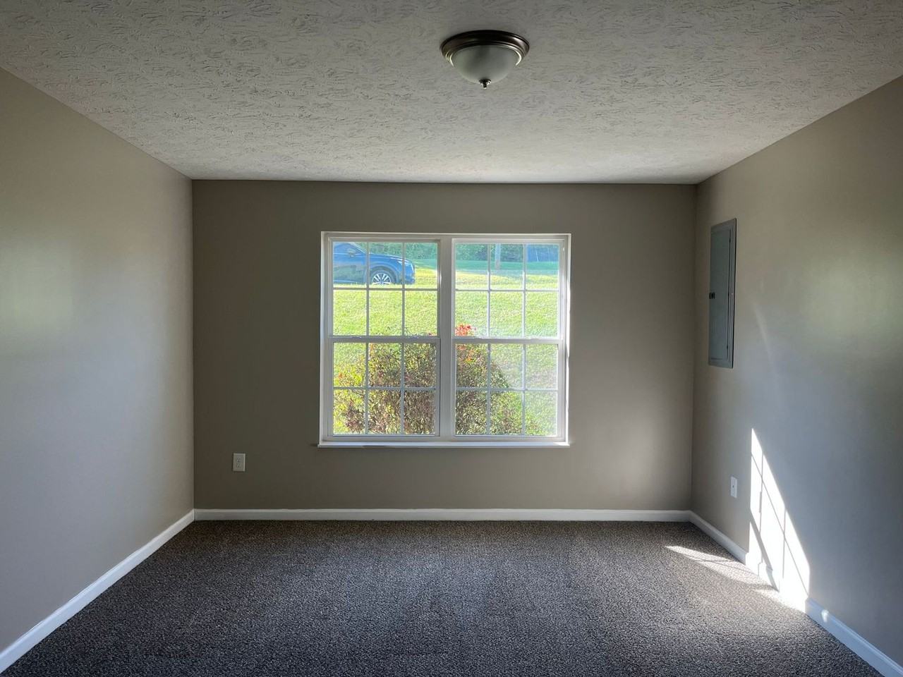668 Privet Dr - Photo 6 of 14