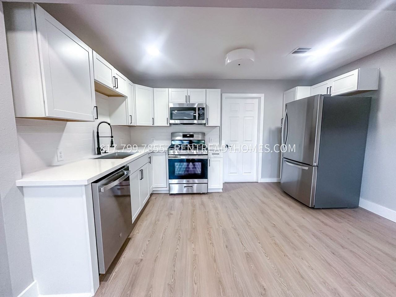 2248 Marlo St - Photo 4 of 12