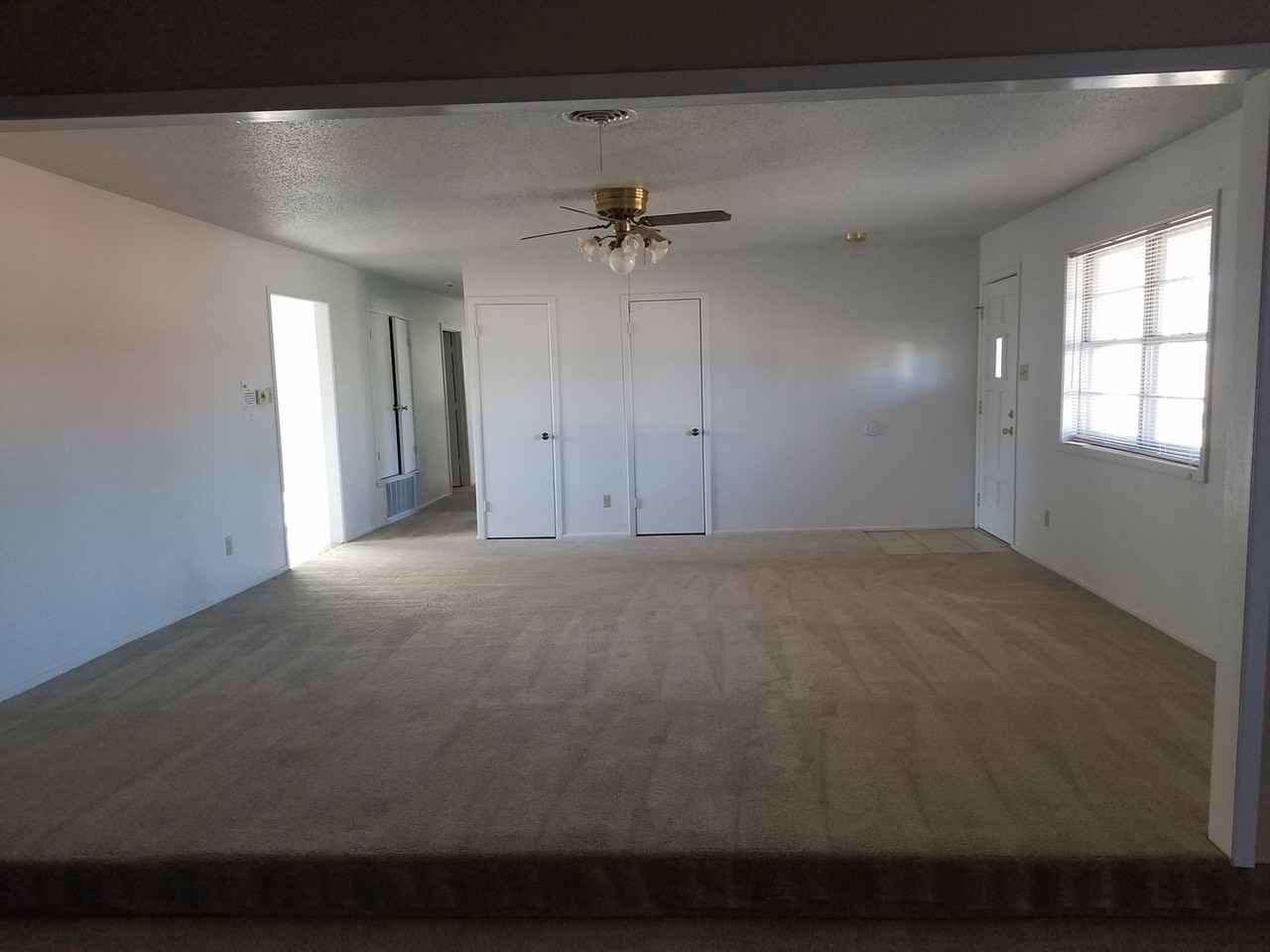 1802 S Avenue A - Photo 2 of 12