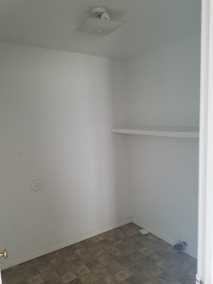 1802 S Avenue A - Photo 7 of 12