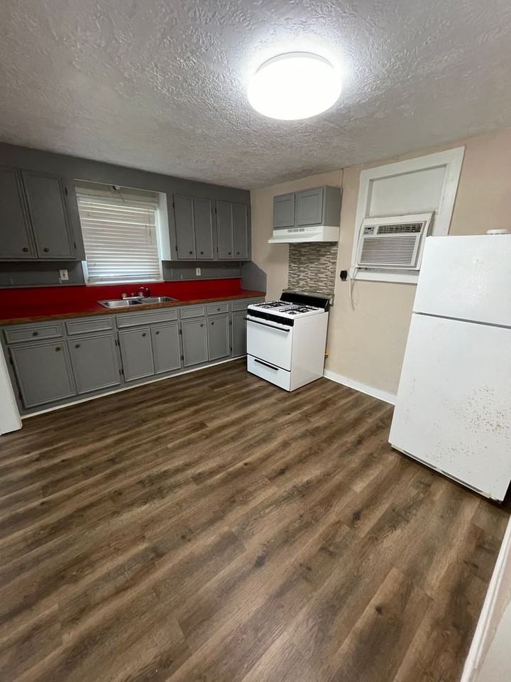 2813 Louisiana Avenue - Photo 4 of 7