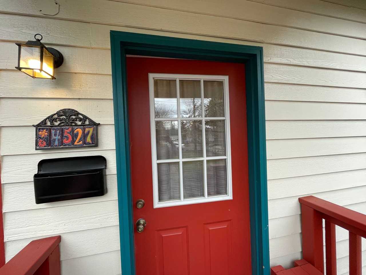 4527 Se 49th Ave - Photo 3 of 48